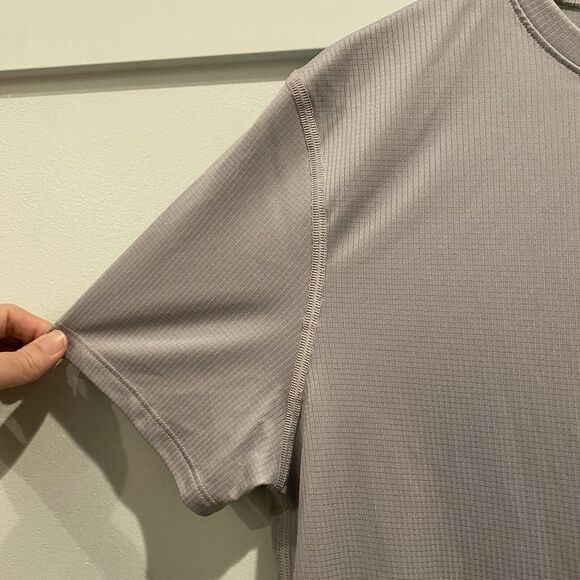 Under Armour T Shirt Men Small Gray Warrior Games Loose Heat Gear Short Sleeve - Picture 6 of 13